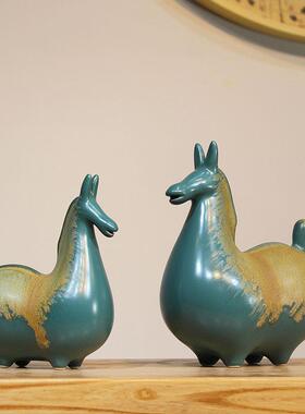 现代新中式禅意客厅电视柜书房酒柜玄关样板房装饰覆古陶瓷马摆件