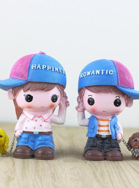 卡通勿忘我牵狗情侣公仔汽车内饰摆件树脂遛狗娃娃家居桌面装饰品