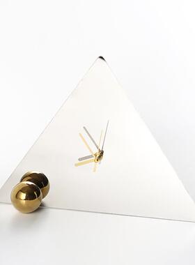 极简几何三CUF角件形钟摆样房酒店售楼处板卧室桌面表时钟座钟装