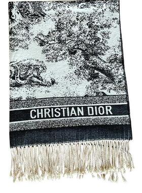 柒禧家居现代家居展厅衣柜软装饰品组合极简样板间衣帽间摆件组合