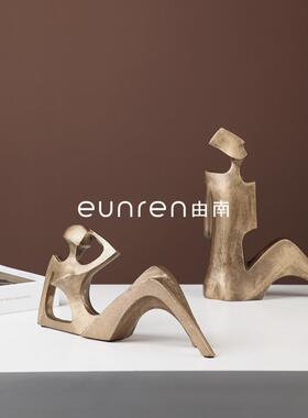 现代简约创意抽象人物雕塑摆件办公室家居客厅样板间陈列架装饰品