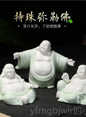 新款像陶瓷弥佛式摆件创意新中客厅办勒公室平安汽车车载人物佛装