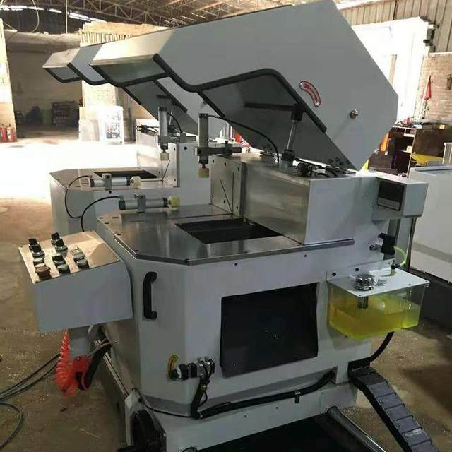 Manufacturer digital display swing arm double-head saw mechanical swing arm double-head saw sunroom cutting machine double-end saw
