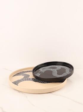 现代简约蛇纹圆形陶瓷盘果盘装饰摆件客厅餐厅茶几酒店家居装饰品
