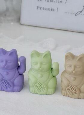 La boite迷你太阳能招财猫车载家居两用自动招手创意配防尘盒摆件