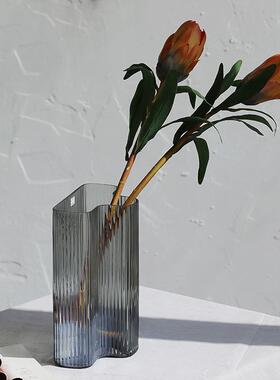 碧轩吕林霞脚印灰色不规则竖条纹玻璃花瓶现代家居摆件插花工艺品