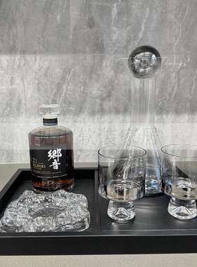 现代风极简感样板间厨房组合软装不锈钢锅具酒壶酒器仿真蔬菜摆件