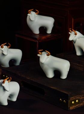 高档窑小牛摆件景德镇陶瓷办瓷公室桌面装饰品瓷器复古青新汝吉年