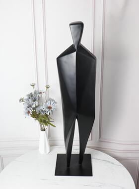 现简约抽象人物摆件金属造型落地艺术装饰关酒BJ00055代店大堂玄