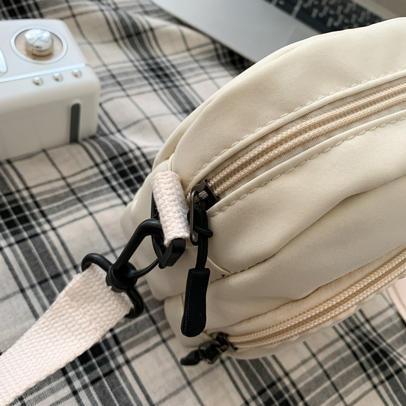 新款北边男女登山户外胸包运动腰包两用斜挎包旅游拼色包 - 图1