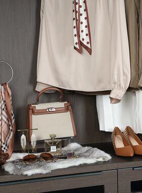 衣帽间摆件衣服连衣裙驼色主题衣柜软装组合套装轻奢样板间装饰品