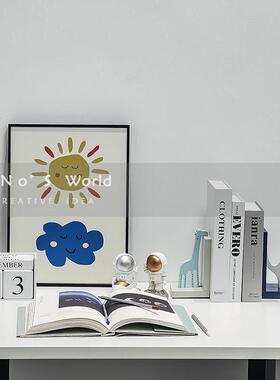 现代简约儿童房间桌面摆件样板间小孩房软装饰品太空人太空人摆设