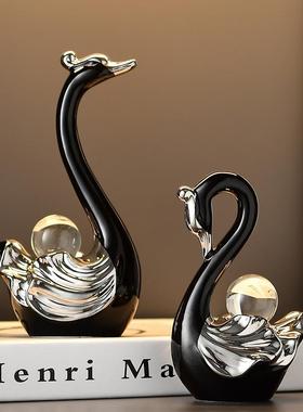 酒柜摆件客厅2025新款水晶天鹅客厅轻奢高档酒柜电视柜高级感装饰