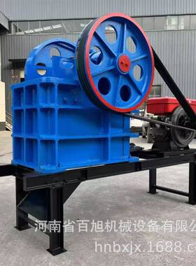 柴油电机颚式破碎机建筑垃圾鹅卵石花岗岩粗碎破碎机小型碎石设备