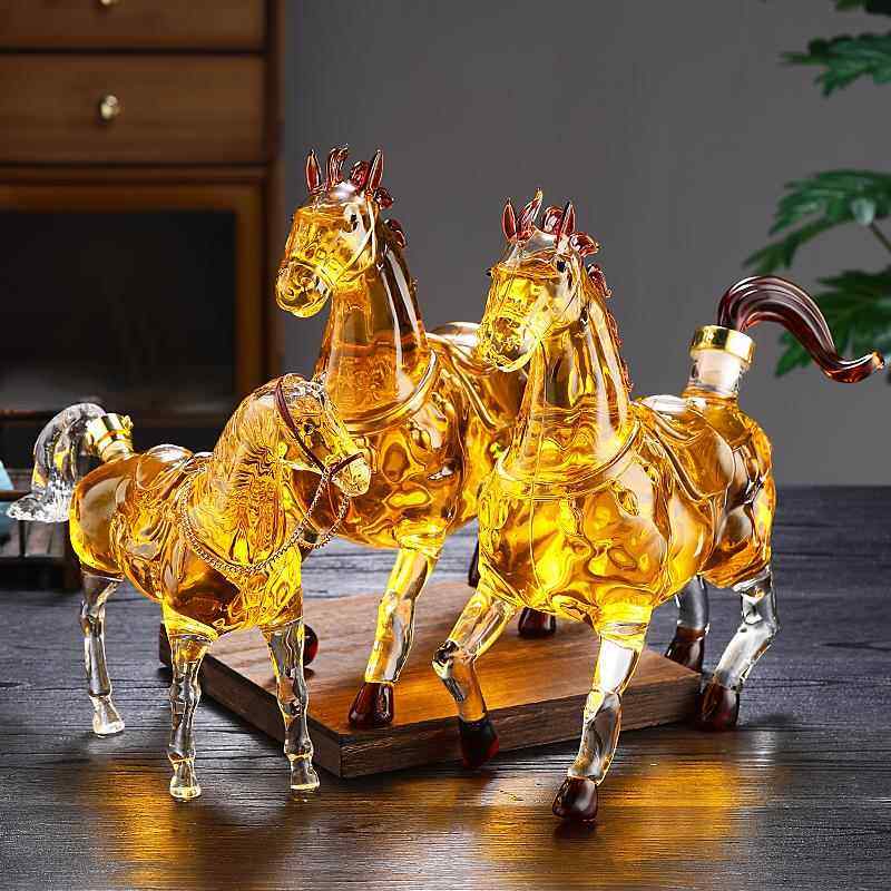 New horse-shaped wine bottle high borosilicate glass thickened zodiac made in China special high-end ornaments for wine zodiac