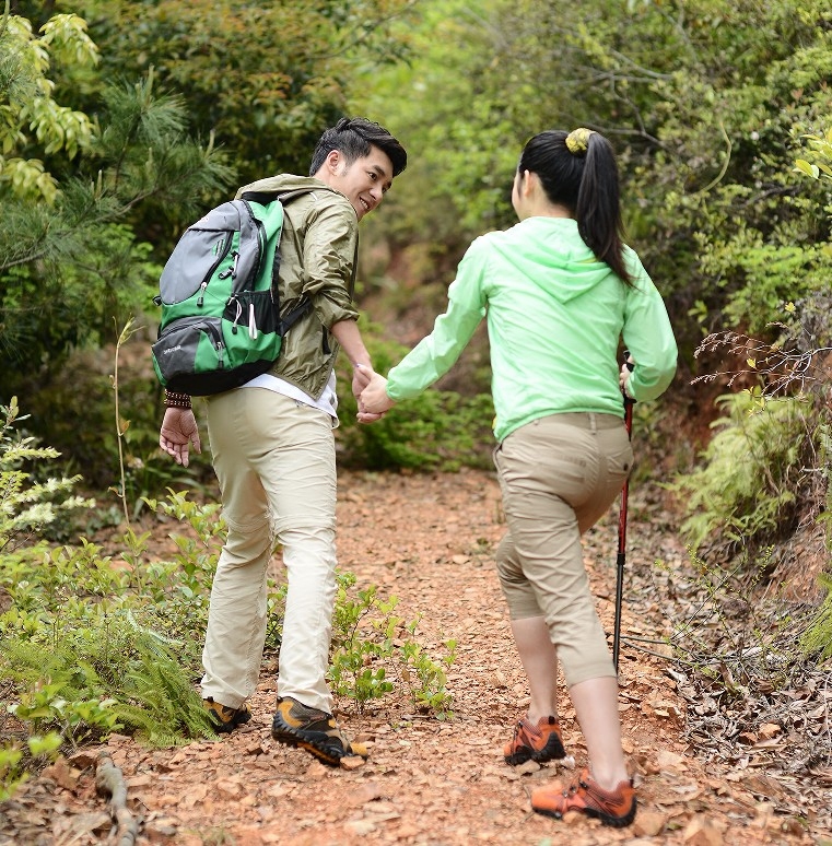 春夏季保罗骆驼男女鞋户外运动登山鞋真皮透气旅游鞋防滑徒步网鞋