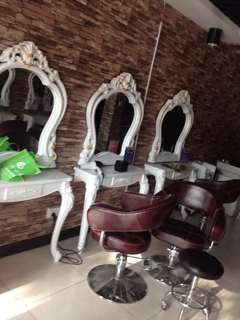 Cửa hàng cắt tóc retro châu Âu gương tóc salon salon đồ nội thất trang điểm phòng tắm gương làm đẹp gương gương hai mặt