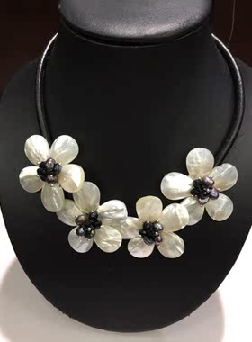 4朵花项链天然花朵黑皮绳贝壳