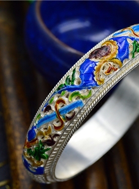 原创风非遗雕刻烧蓝蝙蝠纹饰手镯