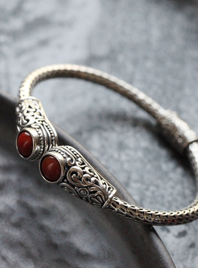 巴厘岛手工南红复古风镂空手镯