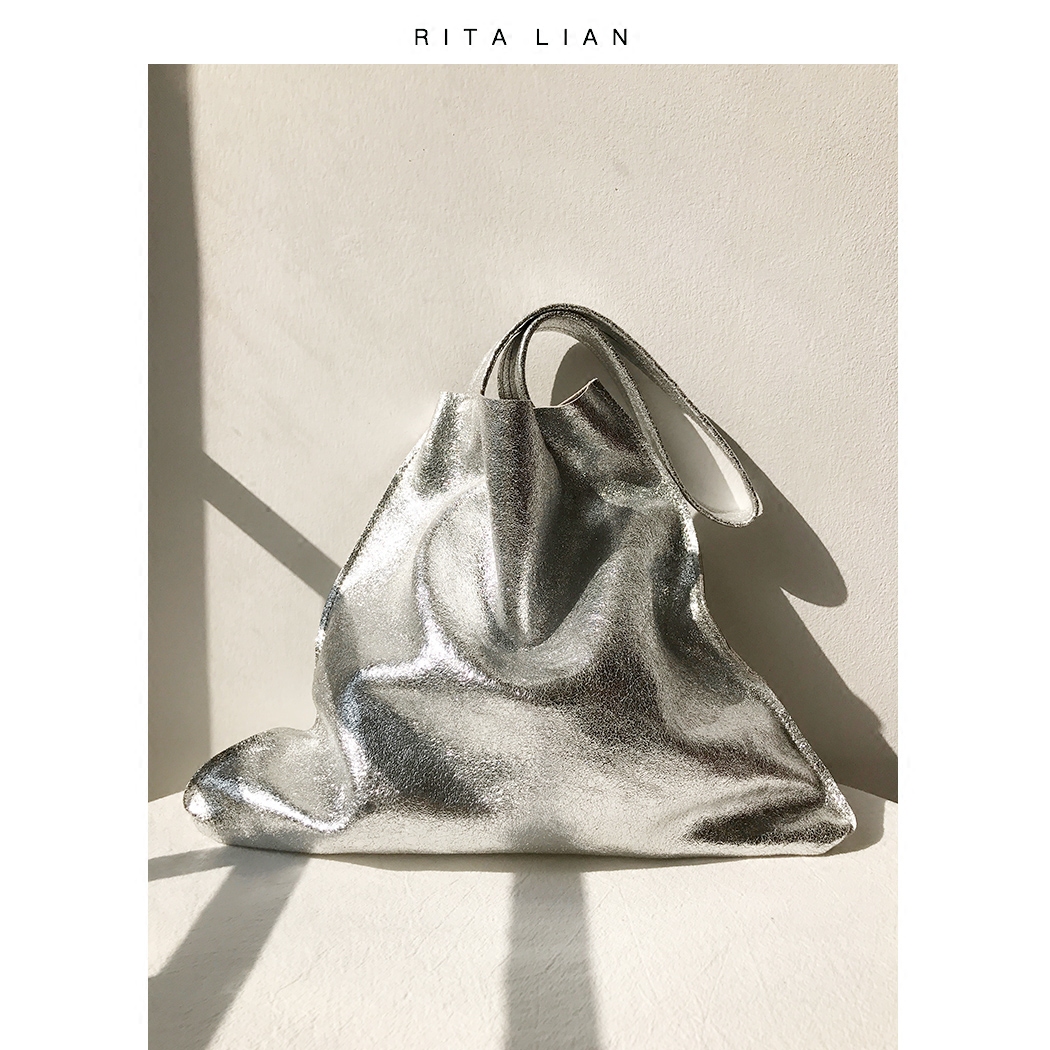 RitaLian原创设计托特包 极简随性休闲运动大容量银色单肩小众包 - 图1