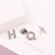 Bảng chữ cái tiếng Anh hoang dã nhỏ trâm cài bạc nguyên chất huy hiệu nhỏ dễ thương pin nhỏ cardigan khóa tóc quần áo phụ kiện - Trâm cài phụ kiện cài áo Trâm cài