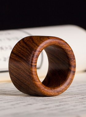 海南黄花梨木虎皮鬼脸纹扳指