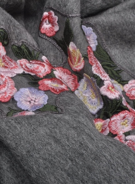 立体绣花灰色纯羊毛围巾披肩