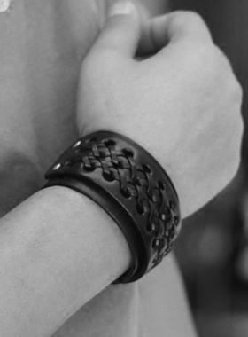 欧美男士原创朋克风情侣皮革手链