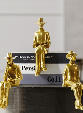 小金人物书桌面书房人偶创意简约现代轻奢风酒柜客厅软装饰品摆件