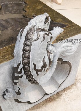 青石板茶台室外天然石雕吸水兽青石茶几桌子办公室流水摆件火锅桌