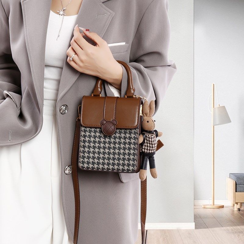 复古手提包包女式2024新款时尚百搭单肩斜挎包高级质感手机包女包,淘宝优惠券,粉丝福利购,淘宝优惠卷