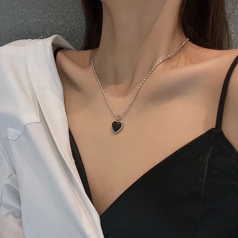 推荐.Kpop Black Heart Necklace French Metal Love Clavicle Ch-图0