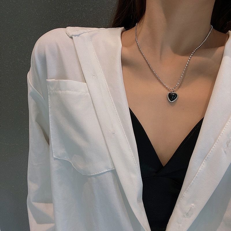 推荐.Kpop Black Heart Necklace French Metal Love Clavicle Ch-图1