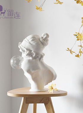 吹泡泡女孩雕塑摆件北欧轻奢艺术树脂雕像家居美容院创意软装饰品