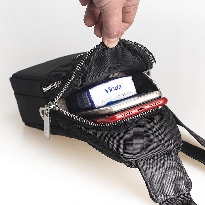 小号胸包男士包包2022韩版潮流休闲迷你单肩包斜挎包最小型胸前包,淘宝优惠券,粉丝福利购,淘宝优惠卷