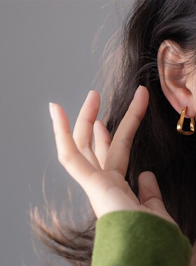 法式时髦几何高级感金属不规则简约三角扭曲设计耳环日常百搭耳饰
