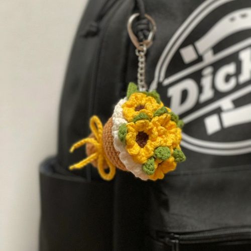 手工钩织迷你玫瑰手捧花束挂件DIY编织材料包小花束送节日礼物女 - 图2