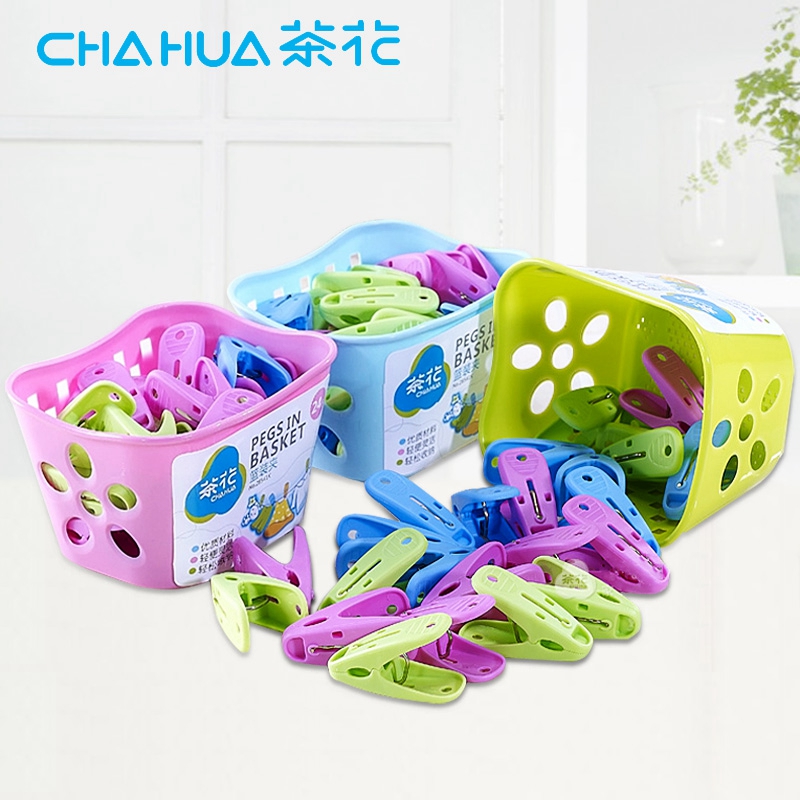 2 clips for clothes