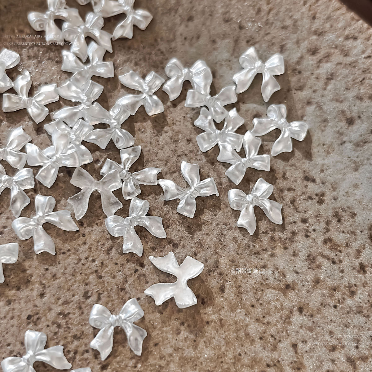 新款飘带蝴蝶结美甲饰品珍珠白色珠光白树脂立体领结指甲油胶饰品,淘宝优惠券,粉丝福利购,淘宝优惠卷