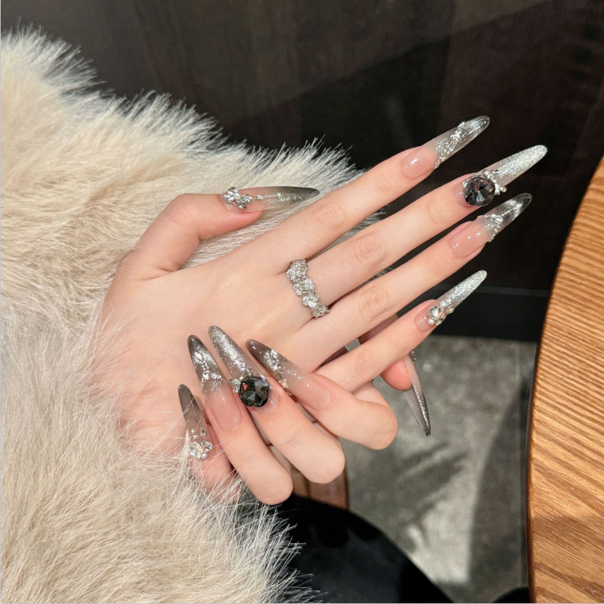 秋冬新款气质暗黑猫眼法式尖形美甲轻奢爆闪显白纯手工穿戴甲优雅,淘宝优惠券,粉丝福利购,淘宝优惠卷