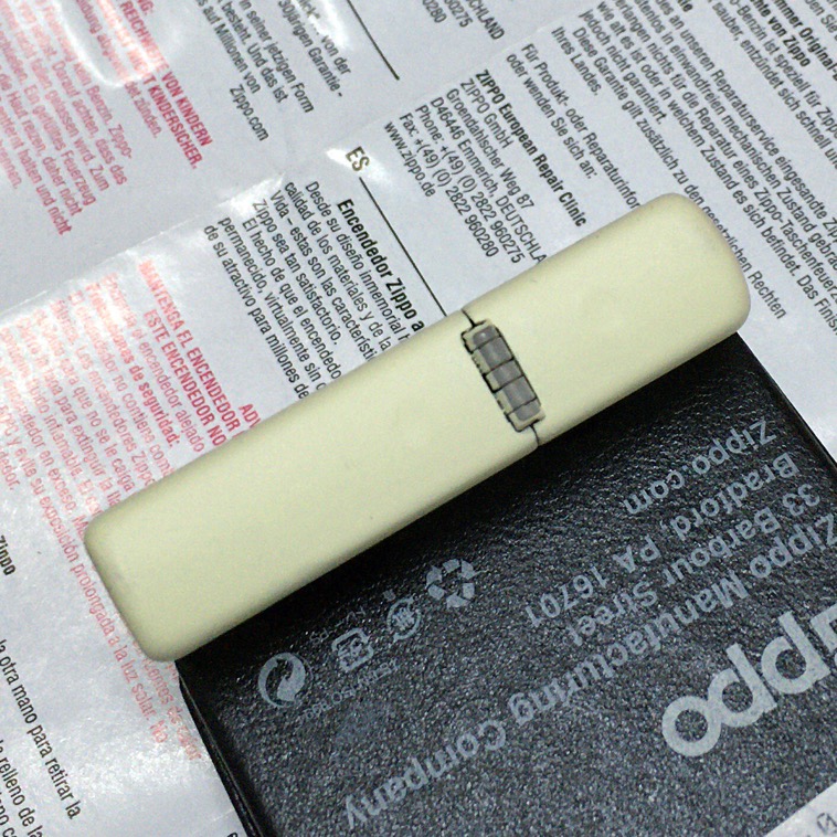 zippo 年产 2012 眼救芯蛇女王 216 哑漆彩印 zippo 年产 2012 眼救芯蛇女王 216 哑漆彩印