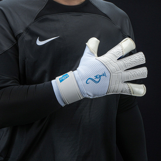 Lonstar goalkeeper gloves VG3 cut without finger guards