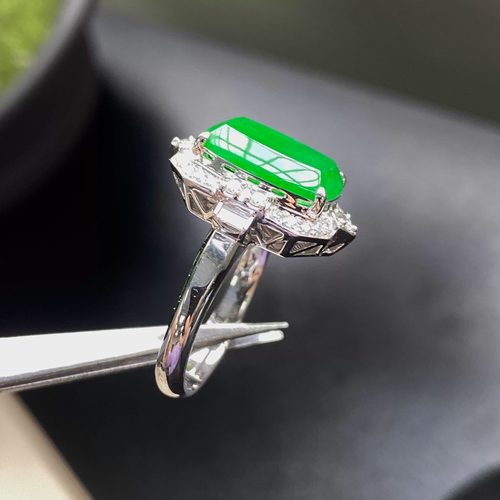 泗隆珠宝-天然A货翡翠马鞍戒指 18k金镶钻满绿戒指翡翠女款手饰 - 图2