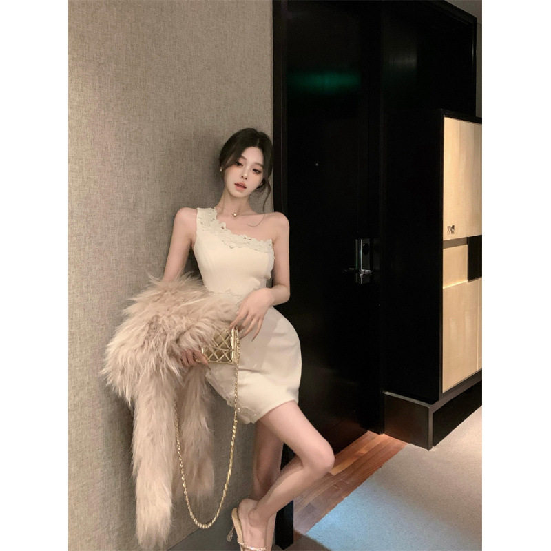 法式矜贵千金感气质仙女蕾丝拼接斜肩连衣裙女,淘宝优惠券,粉丝福利购,淘宝优惠卷