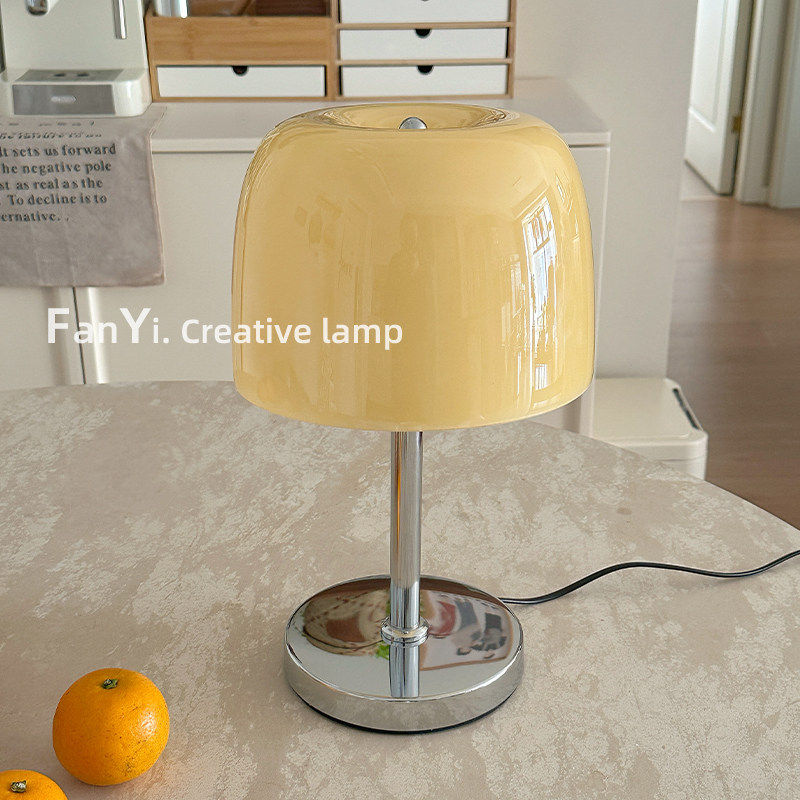 繁一 · 奶油玻璃台灯卧室轻奢床头灯客厅民宿装饰包豪斯氛围灯
