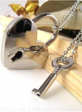爱心钥匙时尚风情侣生日礼物项链