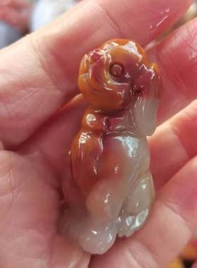 天然俏黄色黄玉生肖狗吊坠