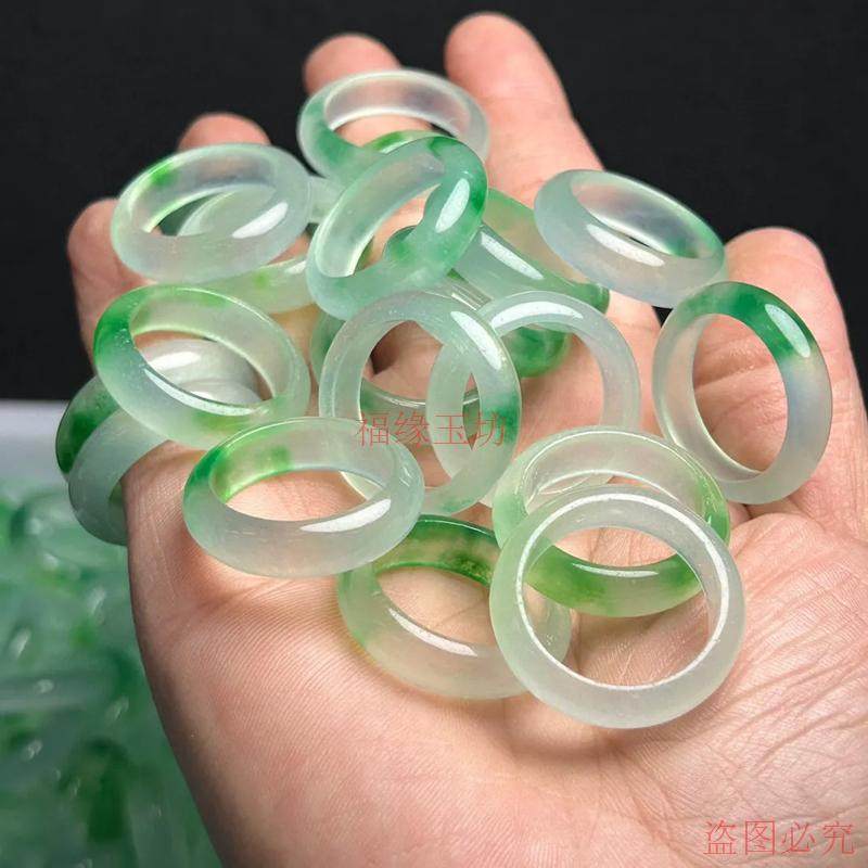 Fine emerald-colored Dulong jade ring, ice type Piaoyang green jade ring, ice green ring, men's and women's hand accessories