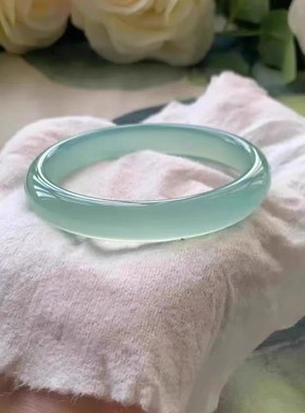 高冰马料翡翠色玛瑙手镯